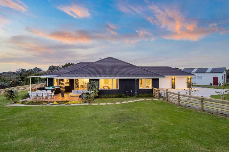 1096e Awhitu Road Pollok_18