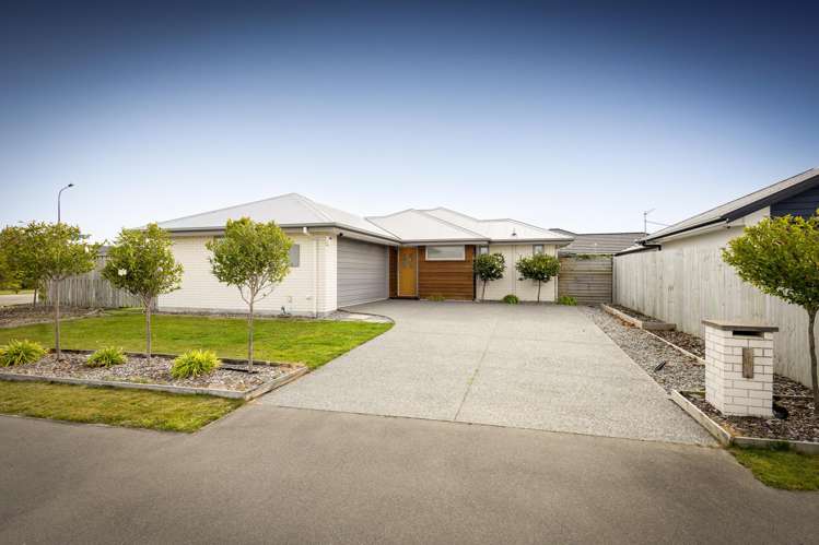 39 Zinnia Way Wigram_17