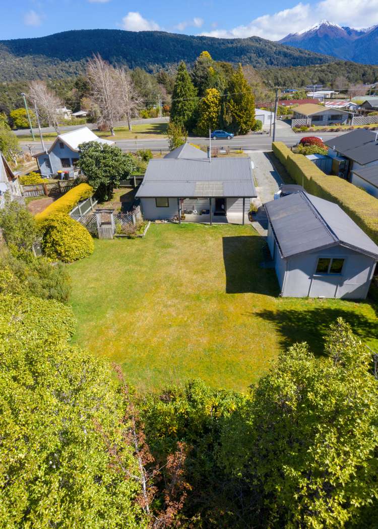 39 Home Street Manapouri_17