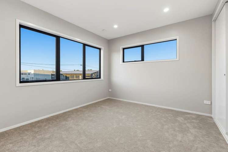 3/10 Graham Road Conifer Grove_10