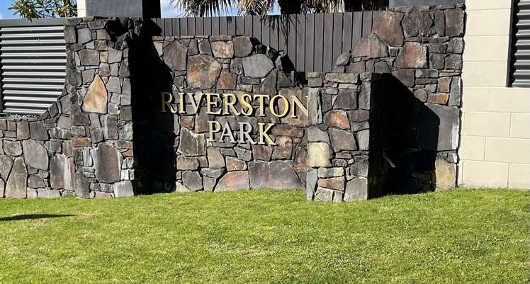 21 Riverstone Drive Welcome Bay_15