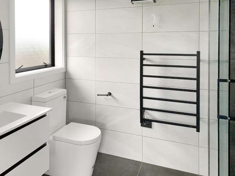 8 Gladys Place 10516_14