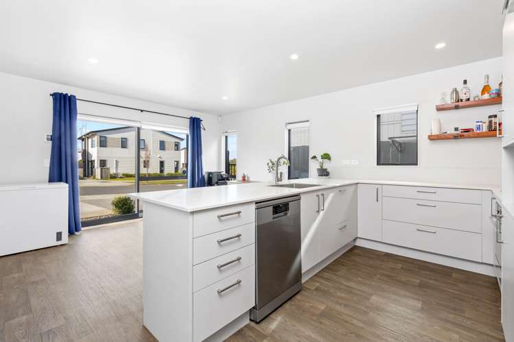 80 Matawhanga Drive Wattle Downs_2