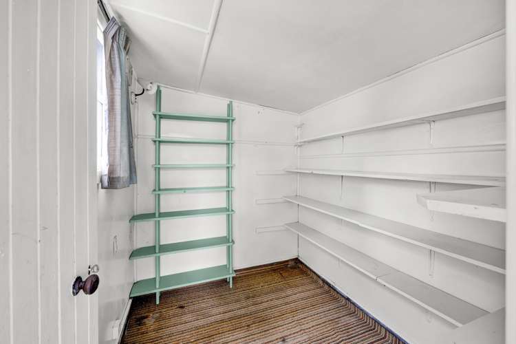 2 Acourt Street Hawera_13