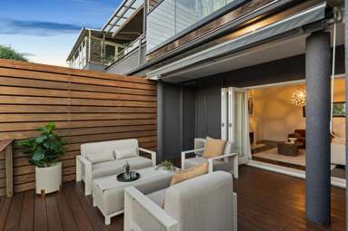 2/10 St Georges Bay Road_4