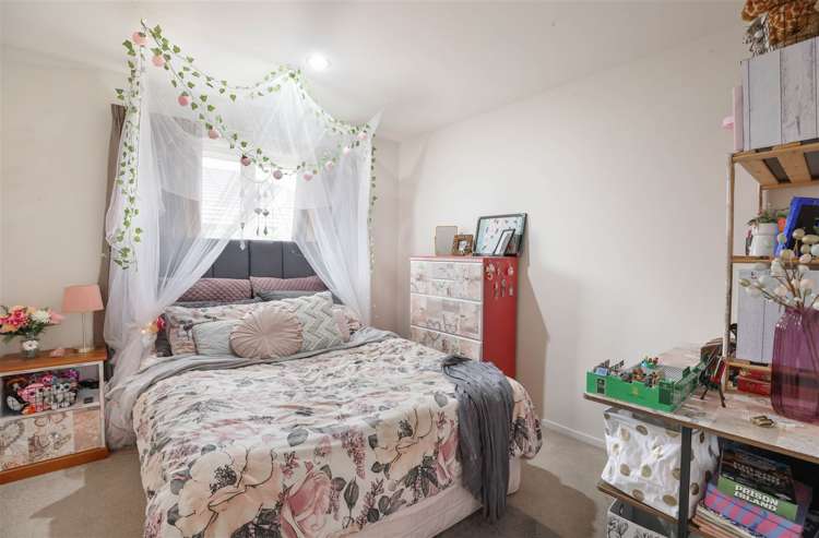 2 Goldrich Grove Netherby_11