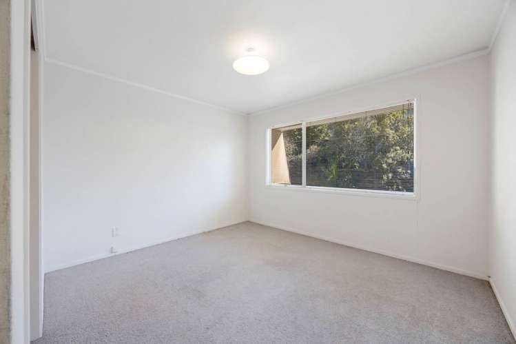 1/9a De Val Drive Titirangi_5