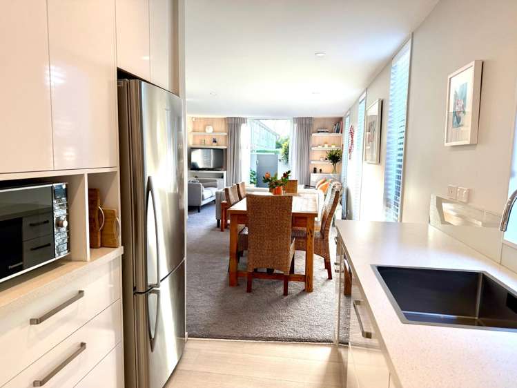 1/24 Andover Street Merivale_8