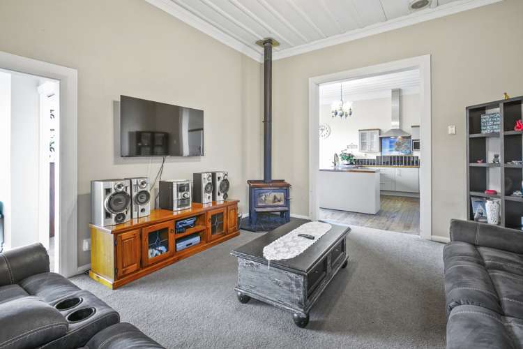 676 Upland Road Egmont Village_7