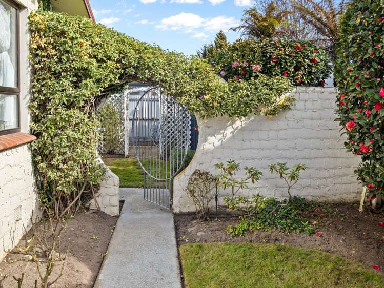 2/282 Tancred Street Ashburton_16