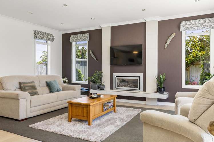 25 Magnolia Rise Waipahihi_11