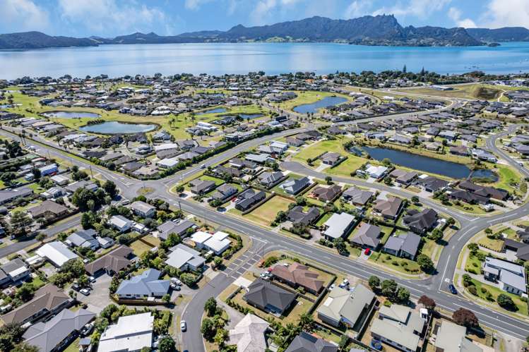 3 Resolution Place One Tree Point_27