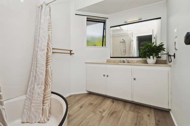 1/5 Sharon Road Waiake_16