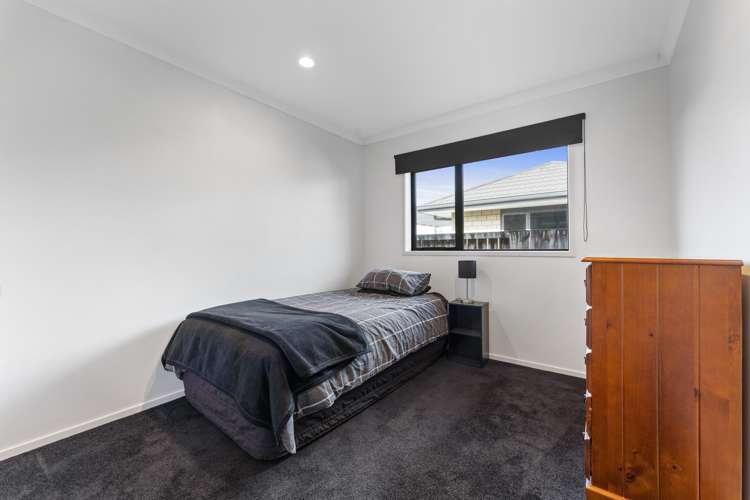 30 Montague Grove Stratford_15