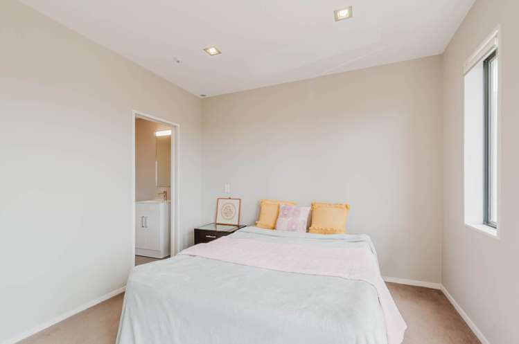 B305/525 East Coast Road Pinehill_6