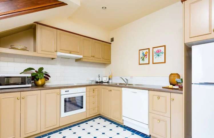 10/28 Cathedral Square Christchurch Central_8