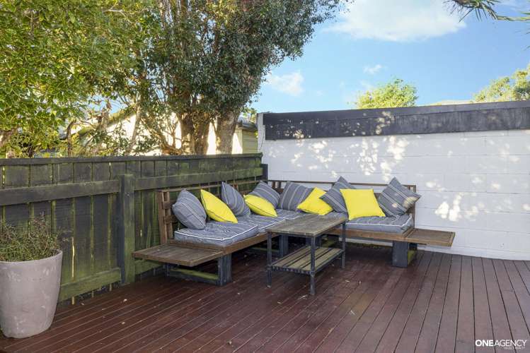 22 Bartlett Grove Tawa_22