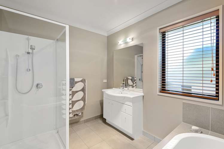 5 John Campbell Crescent Hillmorton_15