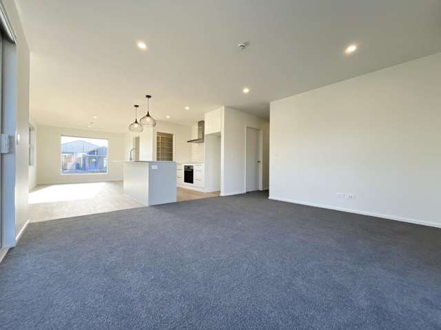 9 Accadia Drive 11103_2