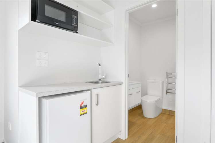 2/54B Cook Street 1074_7