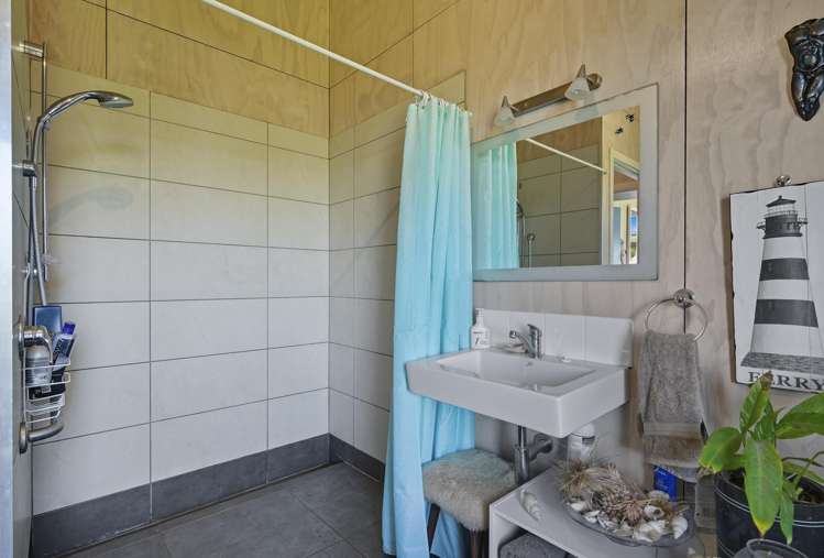 123 & 125 Stornoway Street Karitane_10