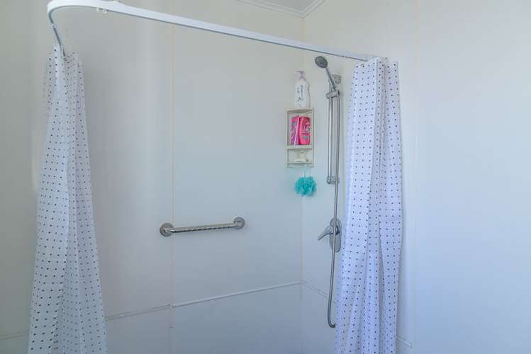 363 Warspite Avenue Waitangirua_19