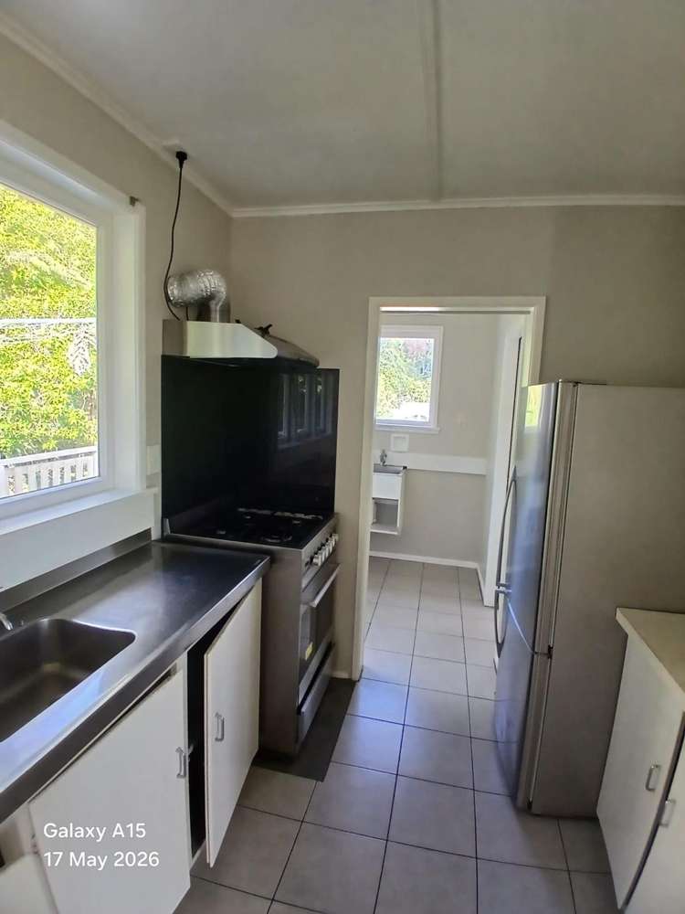  358 Thames Coast Road Thornton Bay_5