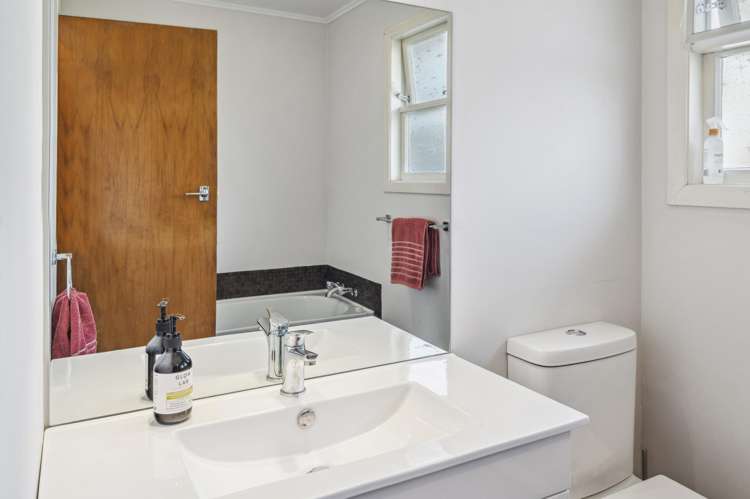 8 Leslie Street Tauhara_12