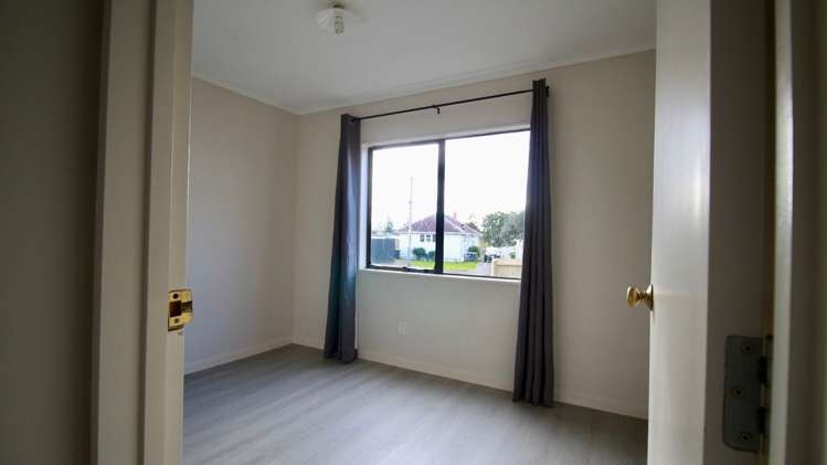 8A Ross Avenue Otara_7