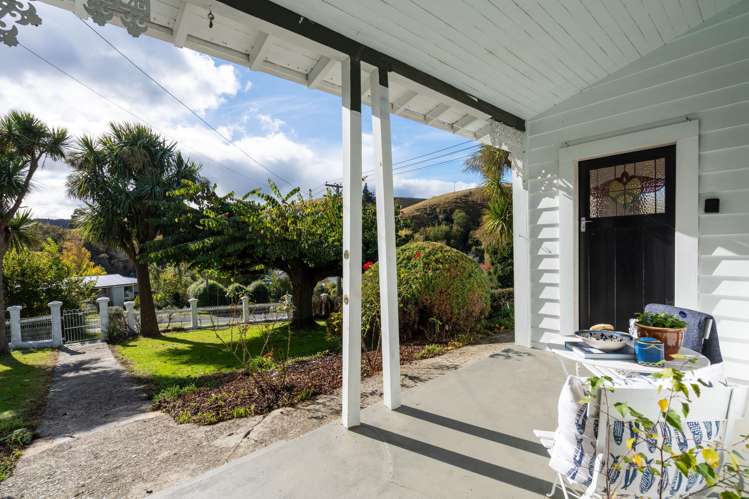 28 Harrington Street Lawrence_15