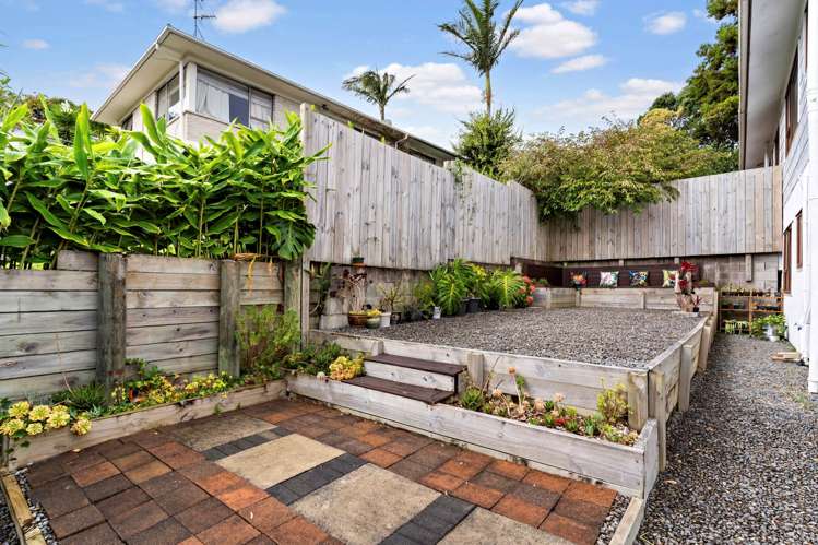 2/17 Lancelot Place Glenfield_9