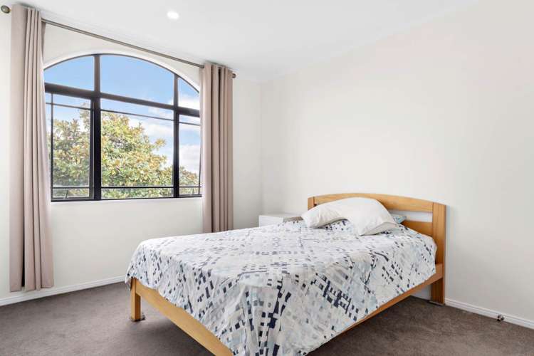 7 Oakville Avenue Flat Bush_8