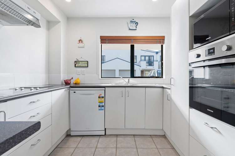 10/70 Fernhill Way Oteha_8