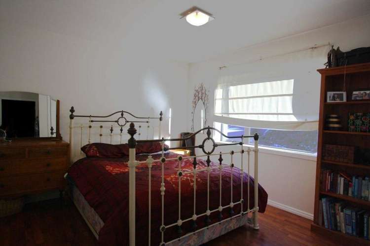 29 Saint Lawrence Street Toi Toi_3