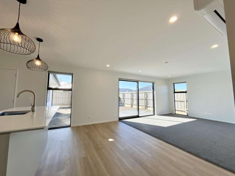 44 Lennon Drive 11103_5