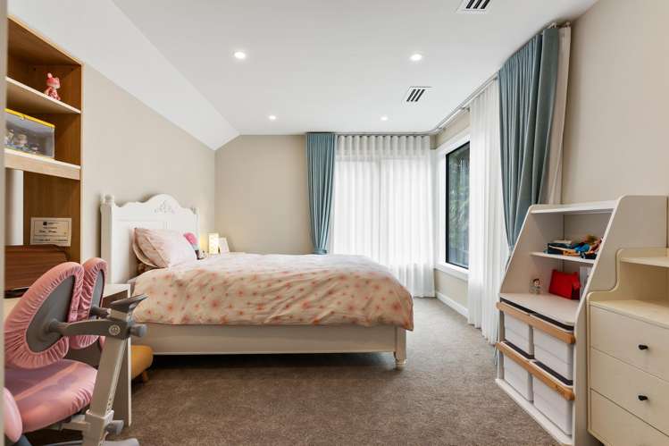 20c Beach Road Castor Bay_18