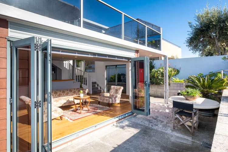 2 North Terrace Westshore_16