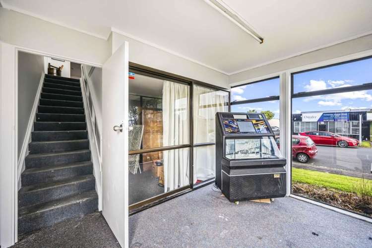 1/2 Westech Place Kelston_6