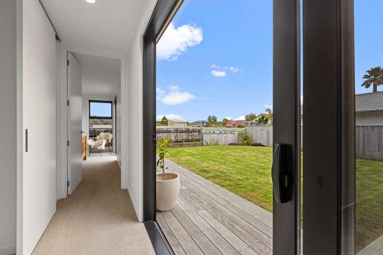 1156a South Road Oakura_16