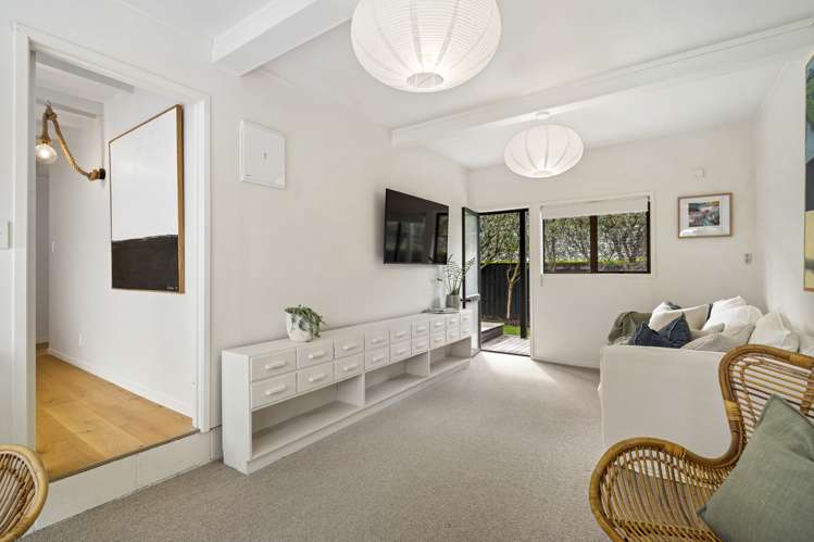 2/10 Merani Street Narrow Neck_13