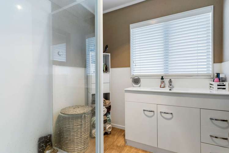 22B Holiday Road Stanmore Bay_21