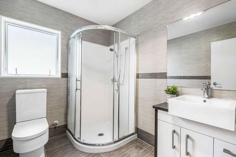 8 Andy Crescent Flat Bush_16