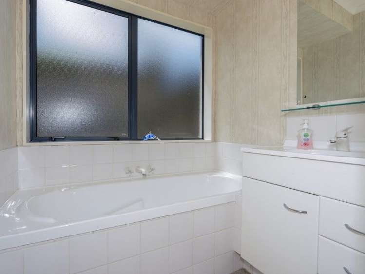 14 Pointon Glade Grandview Heights_9