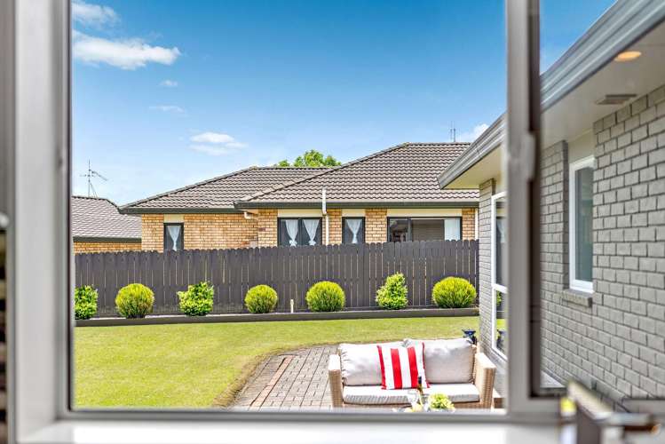 31 Newinn Crescent East Tamaki Heights_13