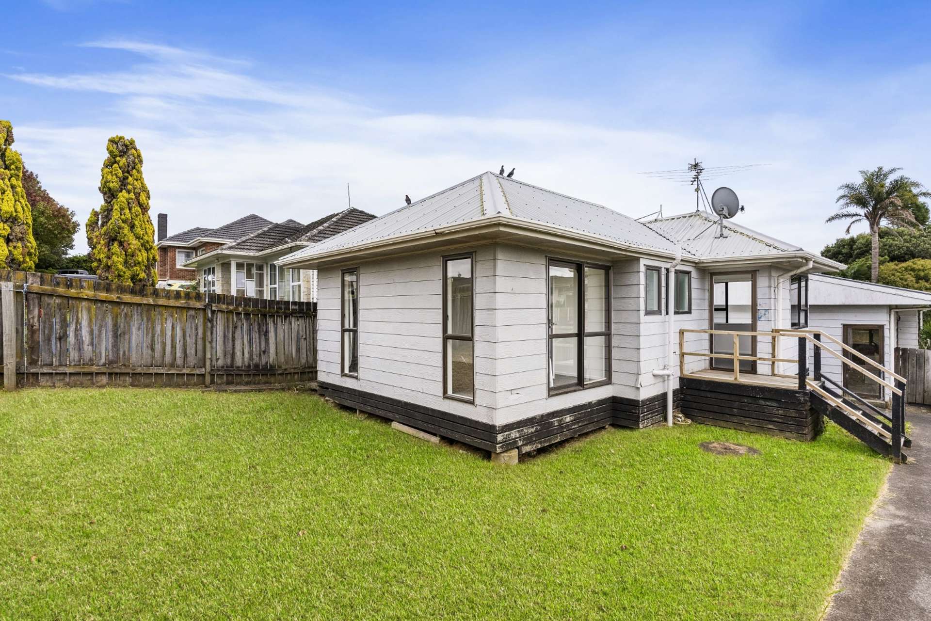 208D Shirley Road 10695_0