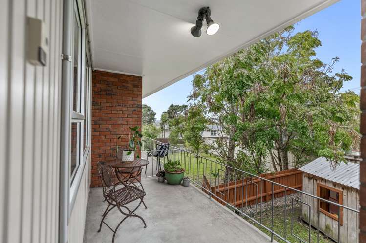 2/4 Illana Place Ranui_20