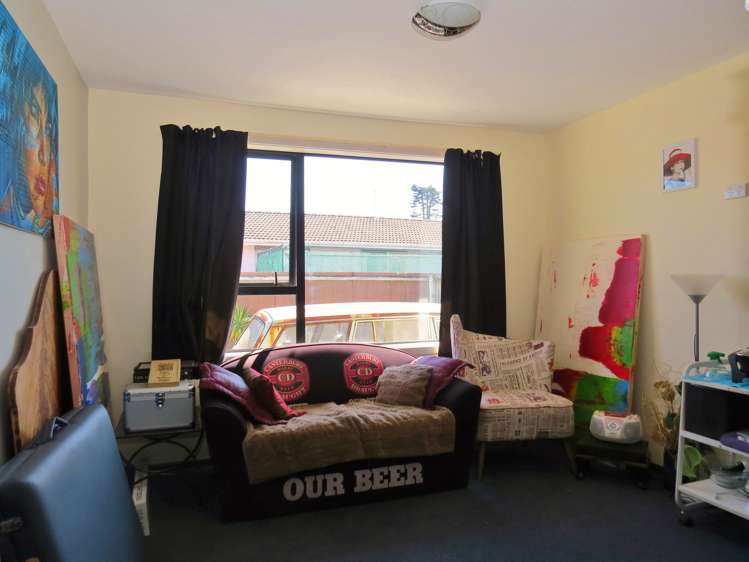 2/241 Waterloo Road Hornby_9