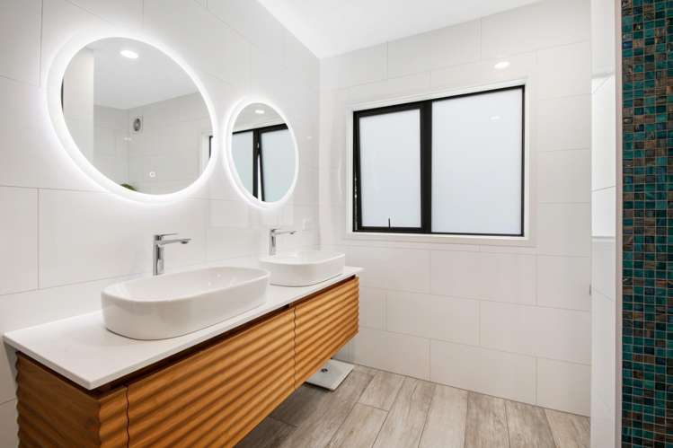 43 Langton Road Stanmore Bay_13