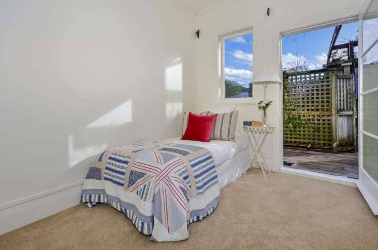44 Seaview Avenue Northcote_11