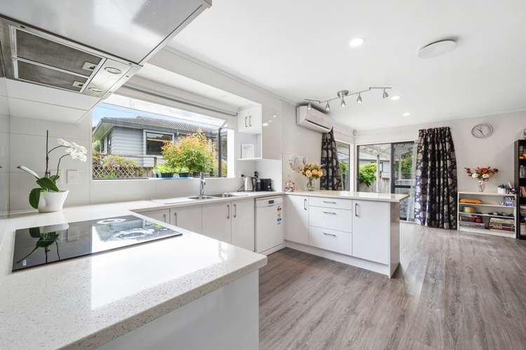 14 Hakea Place Totara Heights_11